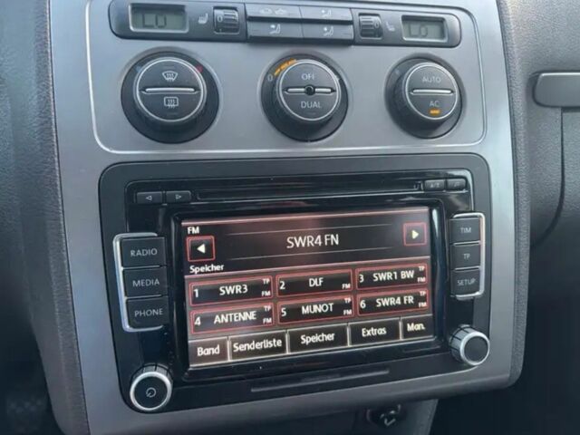 Синий Фольксваген Туран, объемом двигателя 2 л и пробегом 178 тыс. км за 2100 $, фото 4 на Automoto.ua