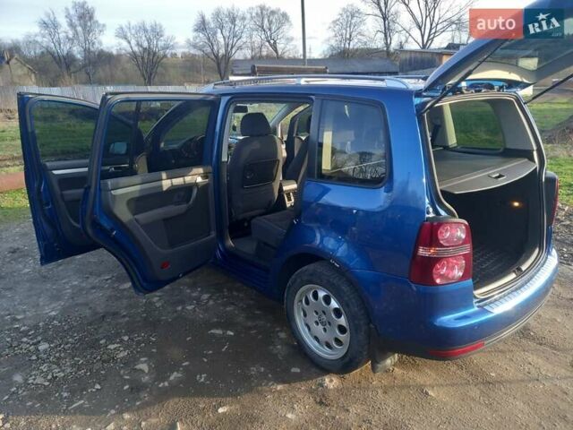 Синий Фольксваген Туран, объемом двигателя 1.9 л и пробегом 289 тыс. км за 8100 $, фото 26 на Automoto.ua