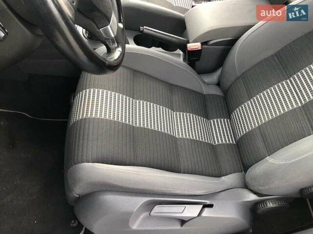 Синий Фольксваген Туран, объемом двигателя 1.6 л и пробегом 212 тыс. км за 7850 $, фото 41 на Automoto.ua