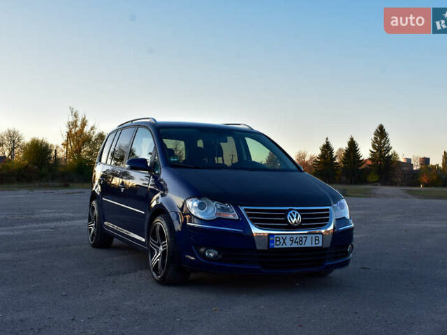 Синій Фольксваген Туран, об'ємом двигуна 2 л та пробігом 255 тис. км за 8400 $, фото 8 на Automoto.ua