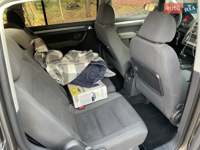 Синий Фольксваген Туран, объемом двигателя 1.9 л и пробегом 334 тыс. км за 7400 $, фото 14 на Automoto.ua