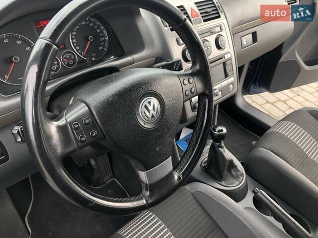 Синий Фольксваген Туран, объемом двигателя 1.6 л и пробегом 209 тыс. км за 7598 $, фото 38 на Automoto.ua