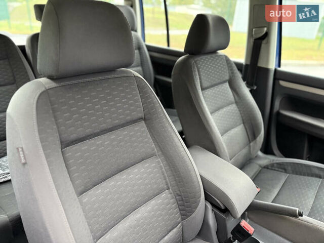 Синий Фольксваген Туран, объемом двигателя 1.6 л и пробегом 225 тыс. км за 5900 $, фото 11 на Automoto.ua