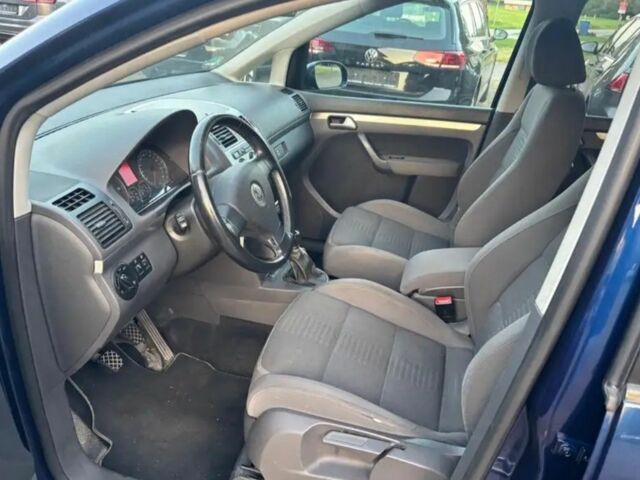 Синий Фольксваген Туран, объемом двигателя 2 л и пробегом 178 тыс. км за 2100 $, фото 8 на Automoto.ua