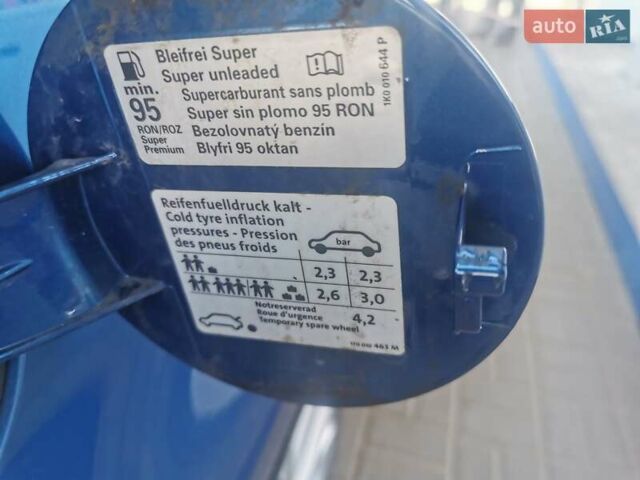 Синий Фольксваген Туран, объемом двигателя 1.4 л и пробегом 160 тыс. км за 9000 $, фото 4 на Automoto.ua