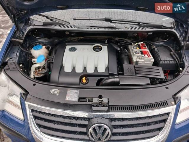 Синій Фольксваген Туран, об'ємом двигуна 1.9 л та пробігом 280 тис. км за 7800 $, фото 1 на Automoto.ua