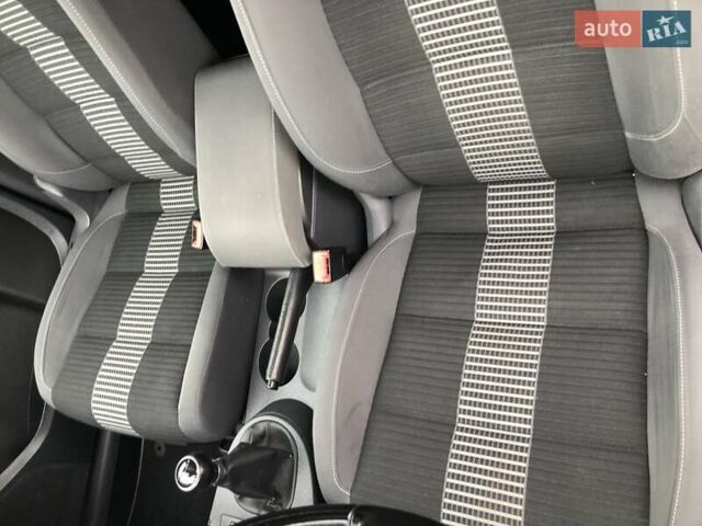 Синий Фольксваген Туран, объемом двигателя 1.6 л и пробегом 209 тыс. км за 7598 $, фото 29 на Automoto.ua