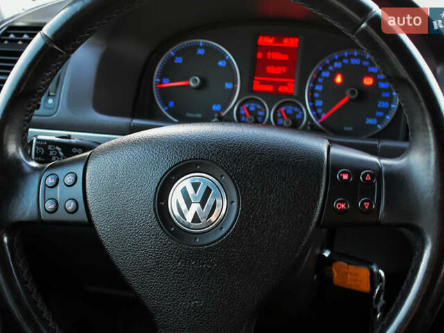 Синій Фольксваген Туран, об'ємом двигуна 2 л та пробігом 255 тис. км за 8400 $, фото 36 на Automoto.ua