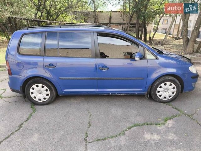 Синий Фольксваген Туран, объемом двигателя 1.6 л и пробегом 250 тыс. км за 7600 $, фото 8 на Automoto.ua