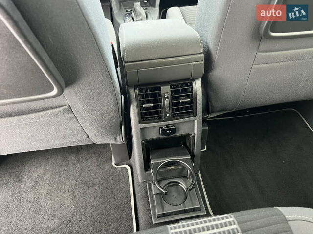 Синий Фольксваген Туран, объемом двигателя 1.4 л и пробегом 227 тыс. км за 7400 $, фото 32 на Automoto.ua