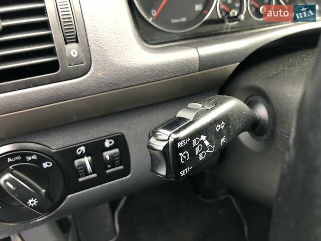 Синий Фольксваген Туран, объемом двигателя 1.6 л и пробегом 212 тыс. км за 7850 $, фото 28 на Automoto.ua