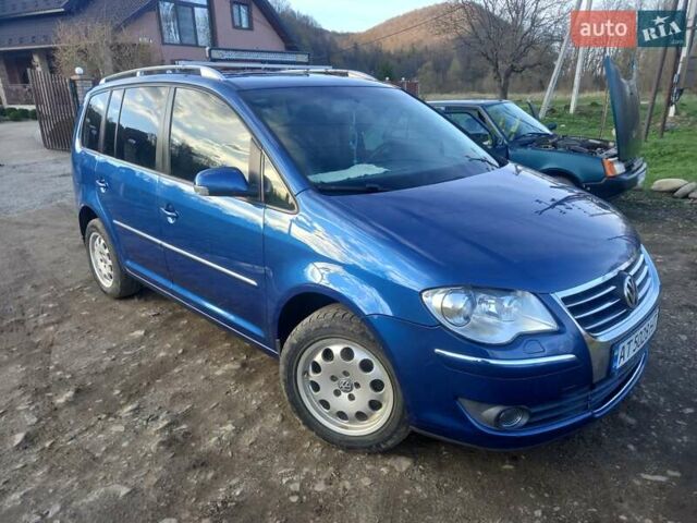 Синий Фольксваген Туран, объемом двигателя 1.9 л и пробегом 289 тыс. км за 8100 $, фото 5 на Automoto.ua