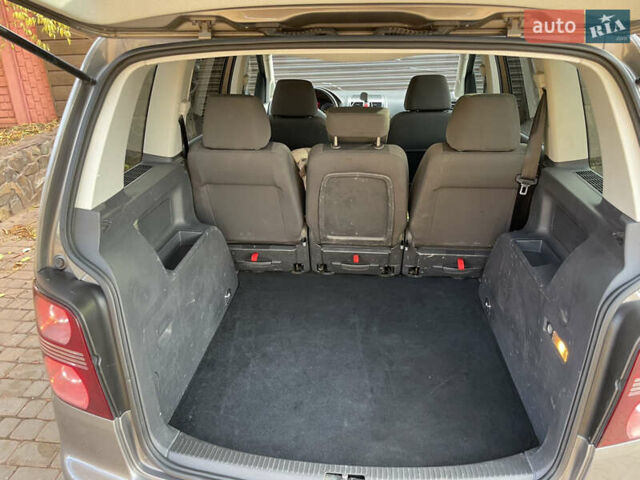 Синий Фольксваген Туран, объемом двигателя 1.9 л и пробегом 334 тыс. км за 7400 $, фото 15 на Automoto.ua