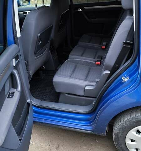 Синій Фольксваген Туран, об'ємом двигуна 2 л та пробігом 358 тис. км за 7500 $, фото 20 на Automoto.ua