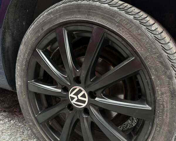 Синий Фольксваген Туран, объемом двигателя 1.6 л и пробегом 235 тыс. км за 8300 $, фото 1 на Automoto.ua