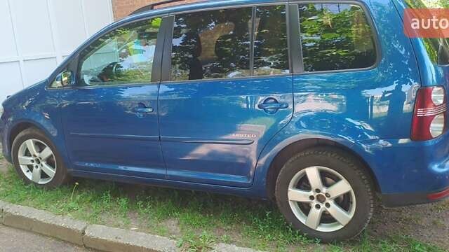 Синій Фольксваген Туран, об'ємом двигуна 1.39 л та пробігом 260 тис. км за 6000 $, фото 15 на Automoto.ua