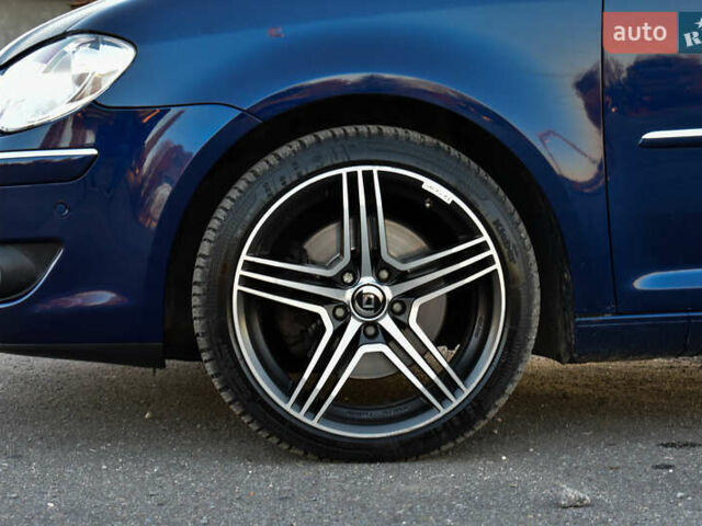 Синій Фольксваген Туран, об'ємом двигуна 2 л та пробігом 255 тис. км за 8400 $, фото 17 на Automoto.ua