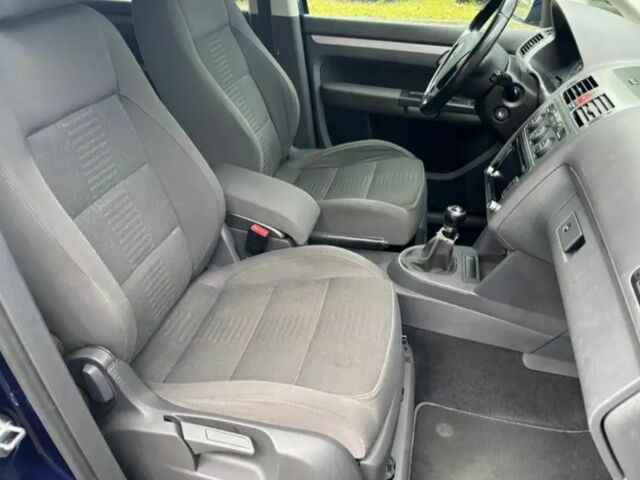 Синий Фольксваген Туран, объемом двигателя 2 л и пробегом 178 тыс. км за 2100 $, фото 11 на Automoto.ua