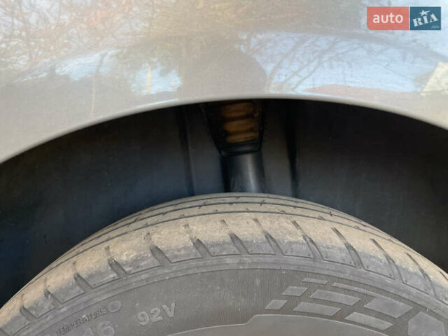 Синий Фольксваген Туран, объемом двигателя 1.9 л и пробегом 334 тыс. км за 7400 $, фото 16 на Automoto.ua