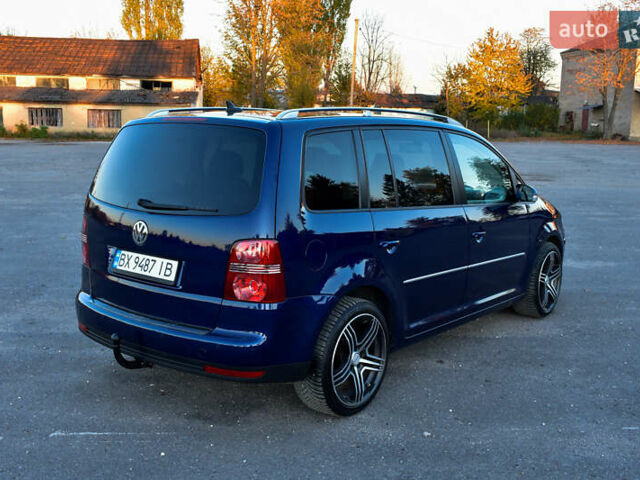 Синій Фольксваген Туран, об'ємом двигуна 2 л та пробігом 255 тис. км за 8400 $, фото 6 на Automoto.ua