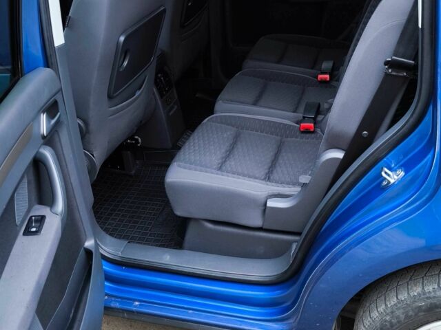 Синій Фольксваген Туран, об'ємом двигуна 2 л та пробігом 358 тис. км за 7500 $, фото 12 на Automoto.ua