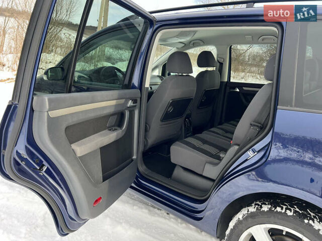 Синий Фольксваген Туран, объемом двигателя 1.4 л и пробегом 227 тыс. км за 7400 $, фото 30 на Automoto.ua