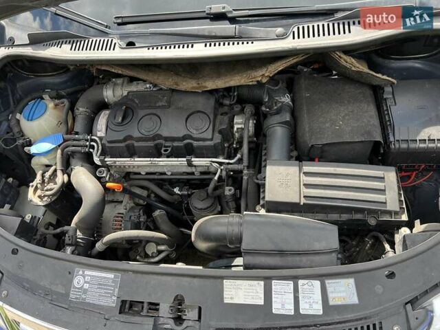 Синій Фольксваген Туран, об'ємом двигуна 1.9 л та пробігом 280 тис. км за 7800 $, фото 11 на Automoto.ua