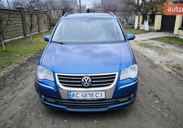 Синій Фольксваген Туран, об'ємом двигуна 2 л та пробігом 358 тис. км за 7500 $, фото 2 на Automoto.ua