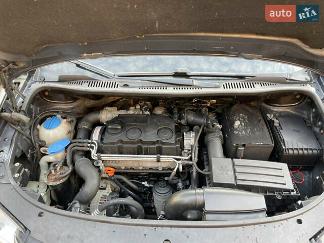 Синий Фольксваген Туран, объемом двигателя 1.9 л и пробегом 334 тыс. км за 7400 $, фото 18 на Automoto.ua