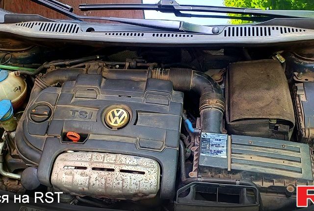 Синій Фольксваген Туран, об'ємом двигуна 1.4 л та пробігом 260 тис. км за 6000 $, фото 6 на Automoto.ua