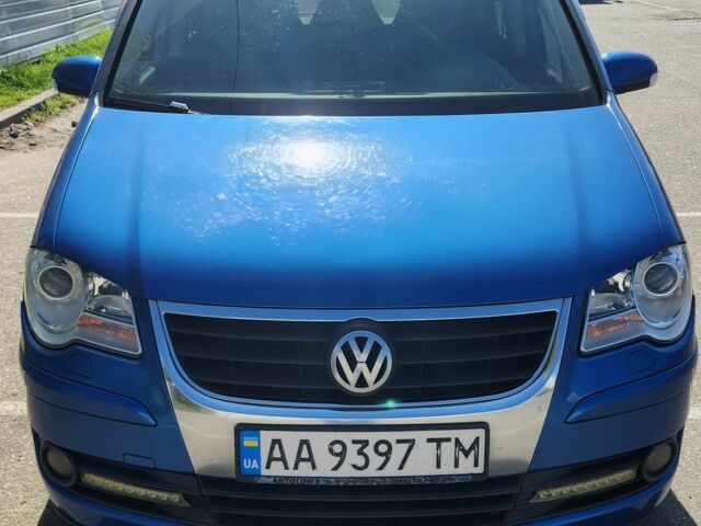 Синий Фольксваген Туран, объемом двигателя 1.9 л и пробегом 345 тыс. км за 7005 $, фото 2 на Automoto.ua
