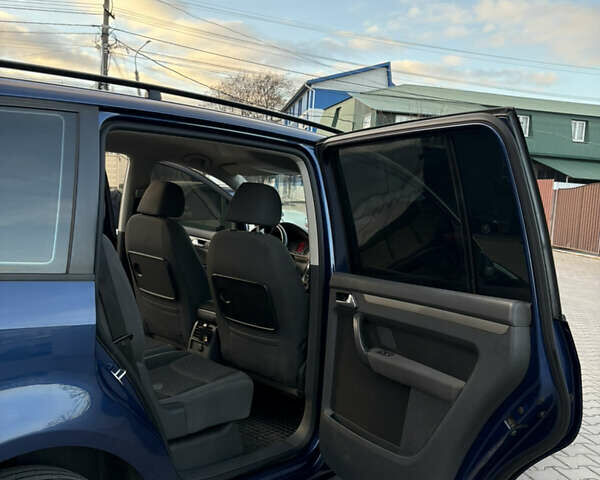 Синій Фольксваген Туран, об'ємом двигуна 1.97 л та пробігом 393 тис. км за 7300 $, фото 7 на Automoto.ua