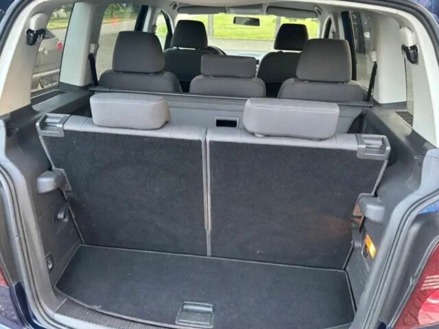 Синий Фольксваген Туран, объемом двигателя 2 л и пробегом 178 тыс. км за 2100 $, фото 2 на Automoto.ua