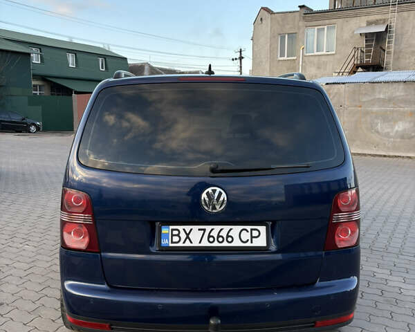 Синій Фольксваген Туран, об'ємом двигуна 1.97 л та пробігом 393 тис. км за 7300 $, фото 5 на Automoto.ua