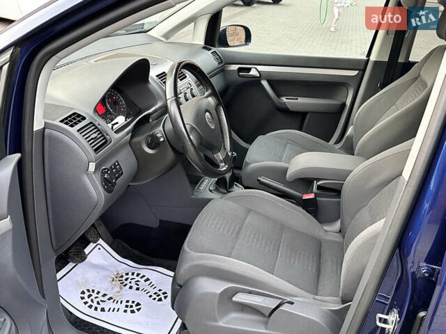 Синий Фольксваген Туран, объемом двигателя 1.4 л и пробегом 229 тыс. км за 6500 $, фото 5 на Automoto.ua