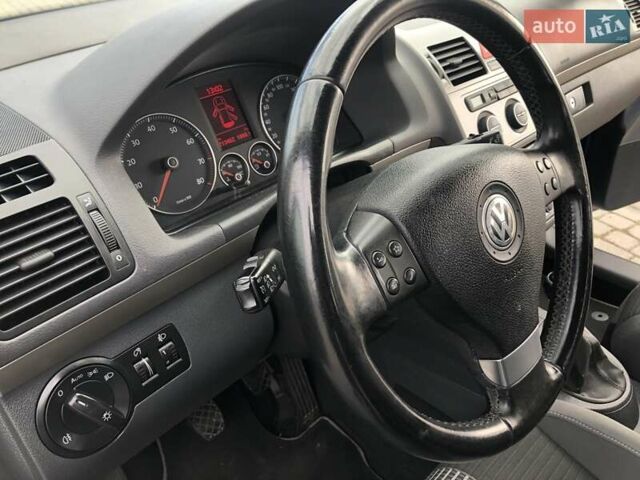 Синий Фольксваген Туран, объемом двигателя 1.6 л и пробегом 212 тыс. км за 7850 $, фото 42 на Automoto.ua