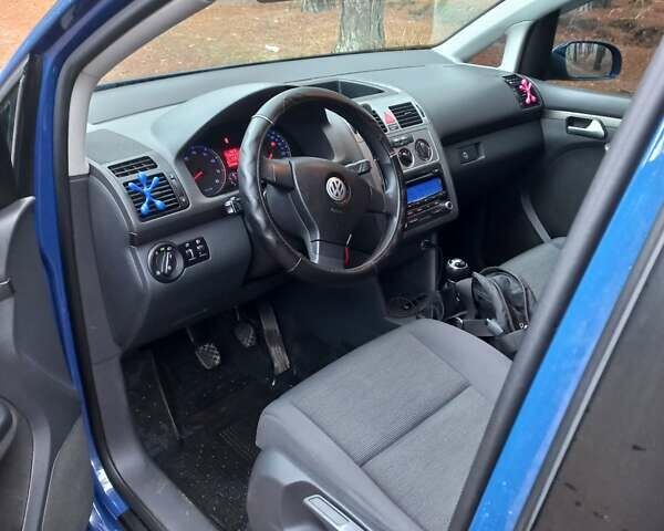 Синий Фольксваген Туран, объемом двигателя 1.6 л и пробегом 220 тыс. км за 7500 $, фото 21 на Automoto.ua