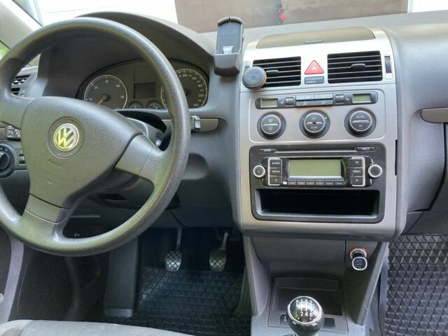 Синий Фольксваген Туран, объемом двигателя 2 л и пробегом 250 тыс. км за 7900 $, фото 6 на Automoto.ua