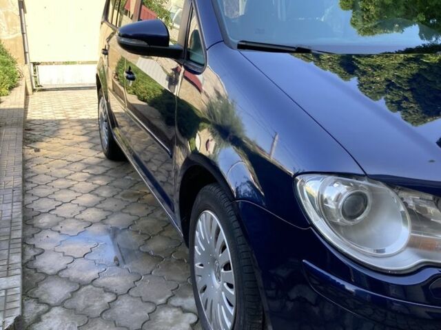 Синий Фольксваген Туран, объемом двигателя 2 л и пробегом 250 тыс. км за 7900 $, фото 2 на Automoto.ua