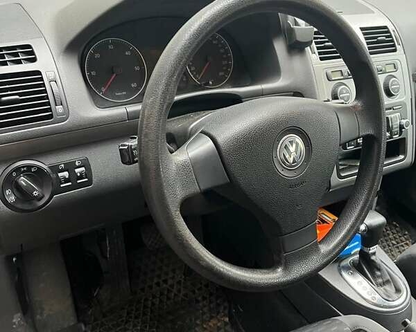 Синий Фольксваген Туран, объемом двигателя 2 л и пробегом 220 тыс. км за 9500 $, фото 10 на Automoto.ua