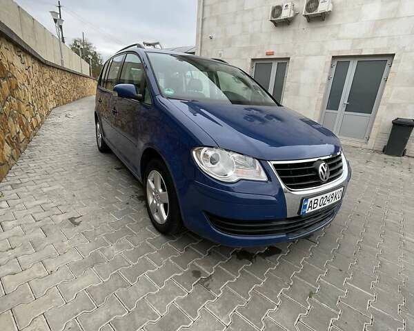 Синий Фольксваген Туран, объемом двигателя 1.6 л и пробегом 246 тыс. км за 7500 $, фото 7 на Automoto.ua