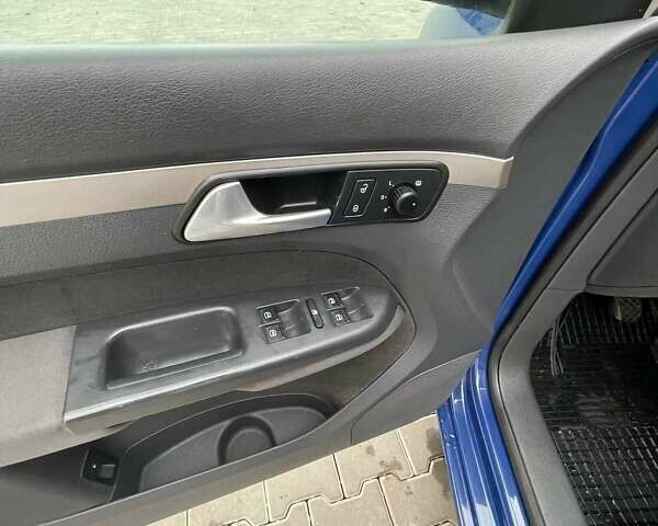 Синий Фольксваген Туран, объемом двигателя 1.6 л и пробегом 246 тыс. км за 7500 $, фото 18 на Automoto.ua