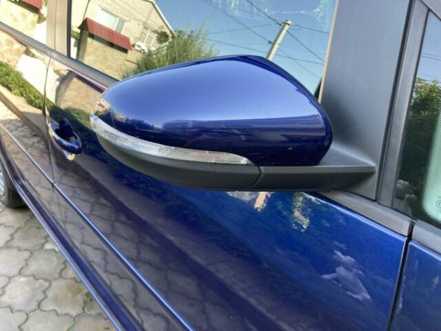 Синий Фольксваген Туран, объемом двигателя 2 л и пробегом 250 тыс. км за 7900 $, фото 3 на Automoto.ua