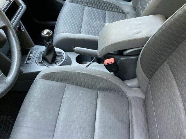 Синий Фольксваген Туран, объемом двигателя 2 л и пробегом 250 тыс. км за 7900 $, фото 16 на Automoto.ua