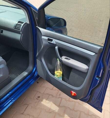 Синій Фольксваген Туран, об'ємом двигуна 1.39 л та пробігом 268 тис. км за 6999 $, фото 6 на Automoto.ua