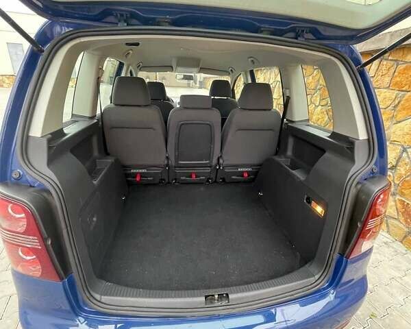 Синий Фольксваген Туран, объемом двигателя 1.6 л и пробегом 246 тыс. км за 7500 $, фото 11 на Automoto.ua