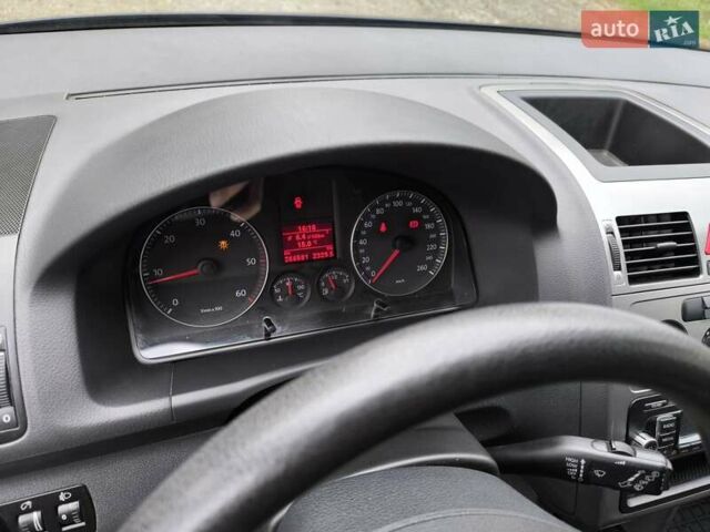 Синий Фольксваген Туран, объемом двигателя 1.9 л и пробегом 266 тыс. км за 7500 $, фото 1 на Automoto.ua