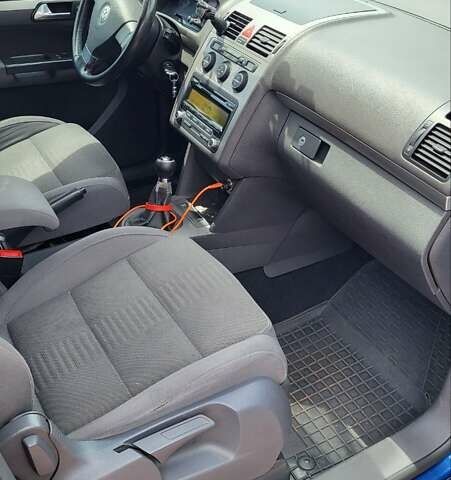 Синій Фольксваген Туран, об'ємом двигуна 1.39 л та пробігом 268 тис. км за 6999 $, фото 7 на Automoto.ua