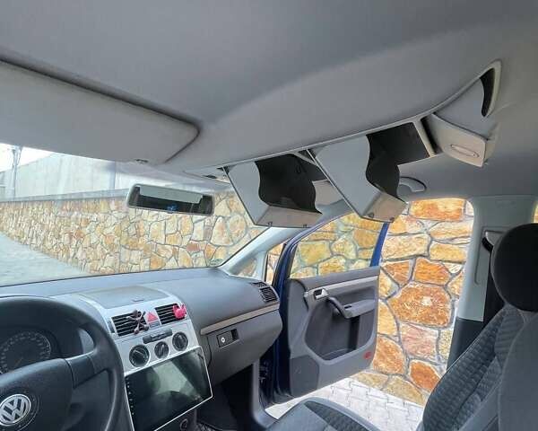 Синий Фольксваген Туран, объемом двигателя 1.6 л и пробегом 246 тыс. км за 7500 $, фото 22 на Automoto.ua