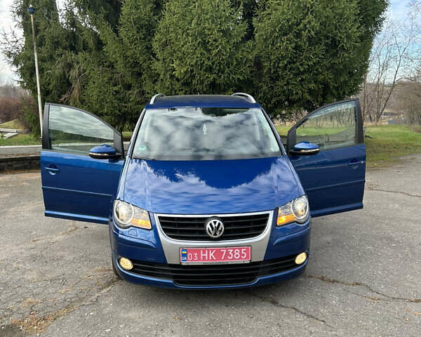Синий Фольксваген Туран, объемом двигателя 1.4 л и пробегом 172 тыс. км за 8299 $, фото 1 на Automoto.ua